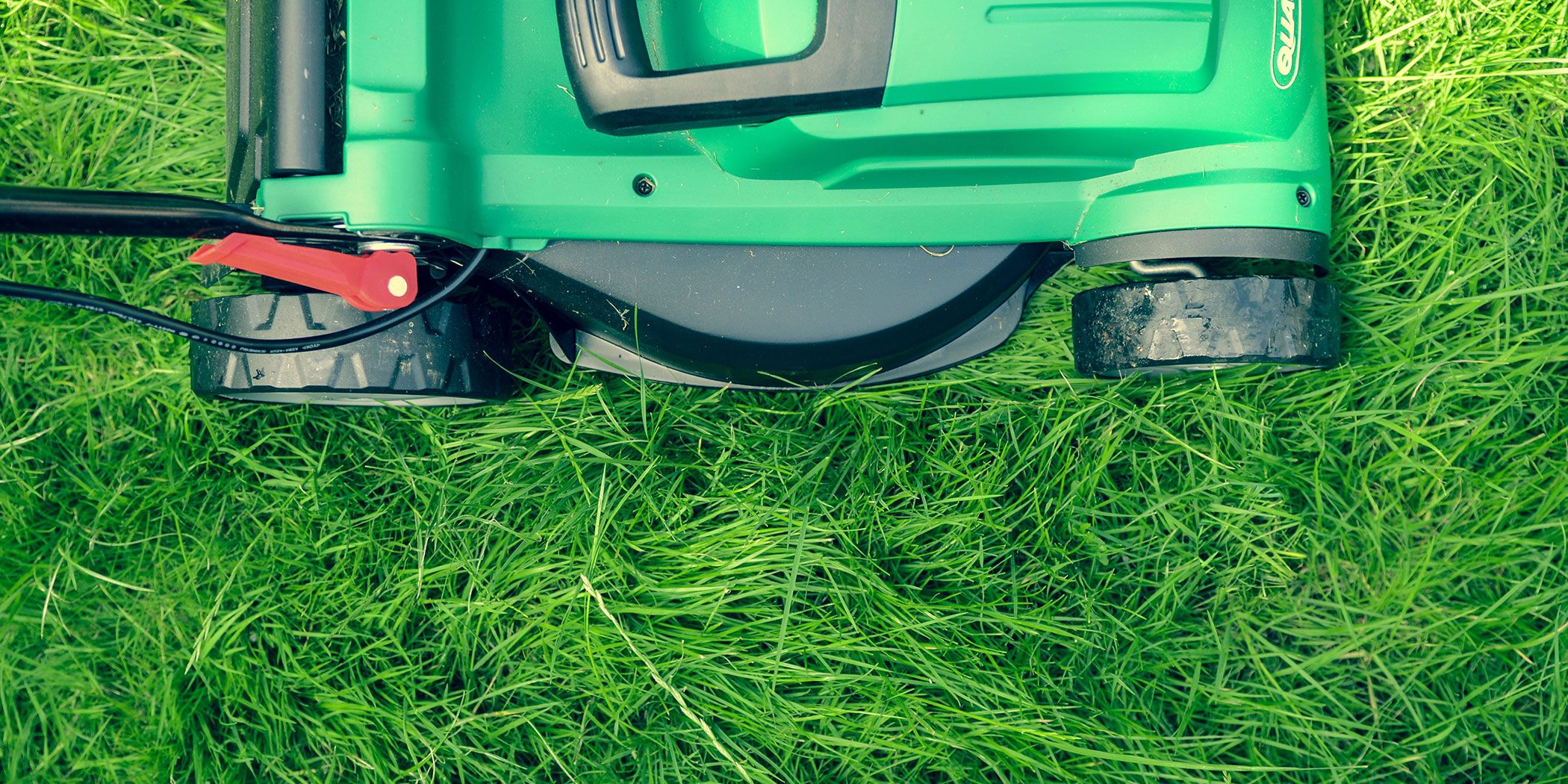 Lawnmower Service: How to Change the Lawnmower Oil